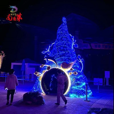 Cây thông Noel ngoài trời 20 feet